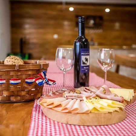 Apartmani Lara Modrus-Kuca Za Odmor 외부 사진